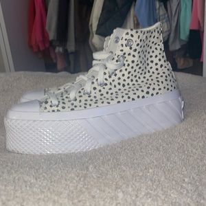 Limited Edition “Into the Wild” Urban Outfitters Platform Converse